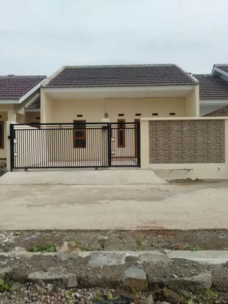 Di kontrakkan rumah tempat tinggal di Rancamanyar Indah