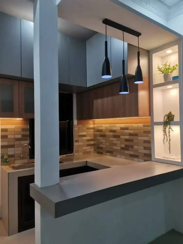 Tersedia bebagai asesoris dapur,kcenset,lemari bawah tangga ,meja Bar.