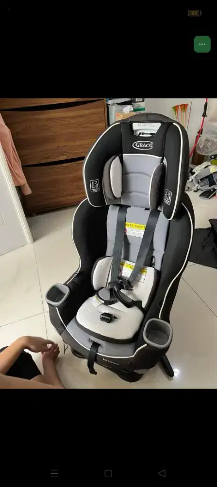 Car seat ,kursi bayi di mobil kondisi mulus 99% +Murah + Jual rugi