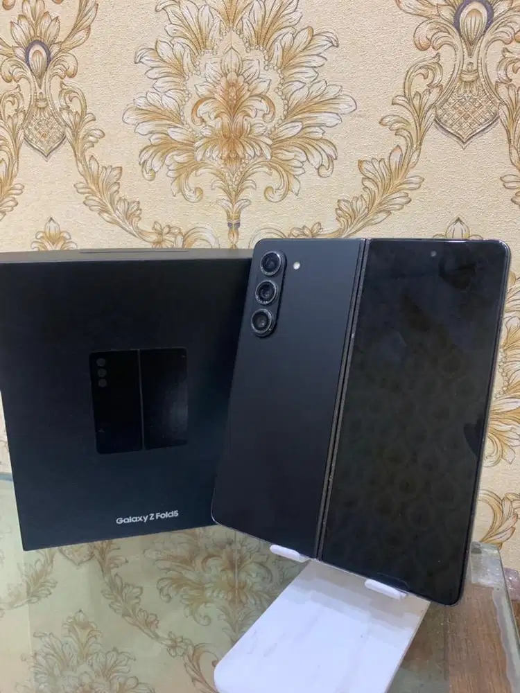 Second Like New Samsung Galaxy Z Fold 5 12/256 Resmi Sein
