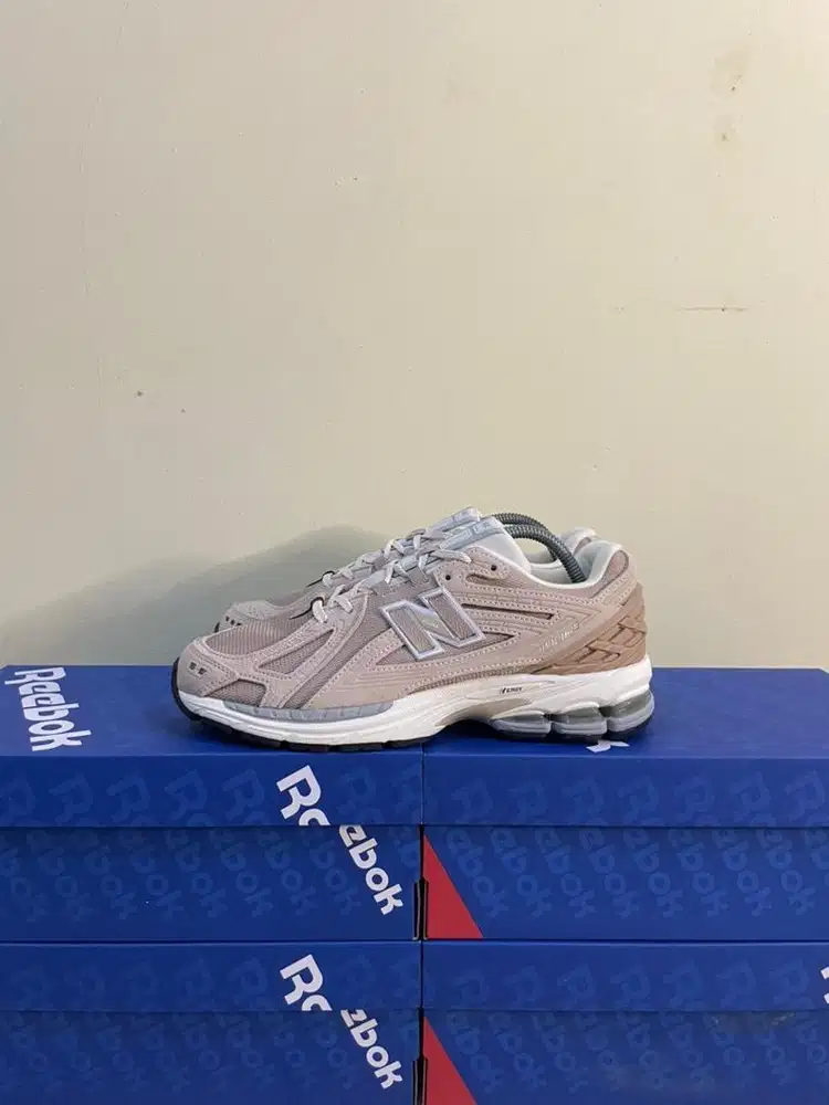 42 - Sepatu New Balance NB 1906R Khaki Suede