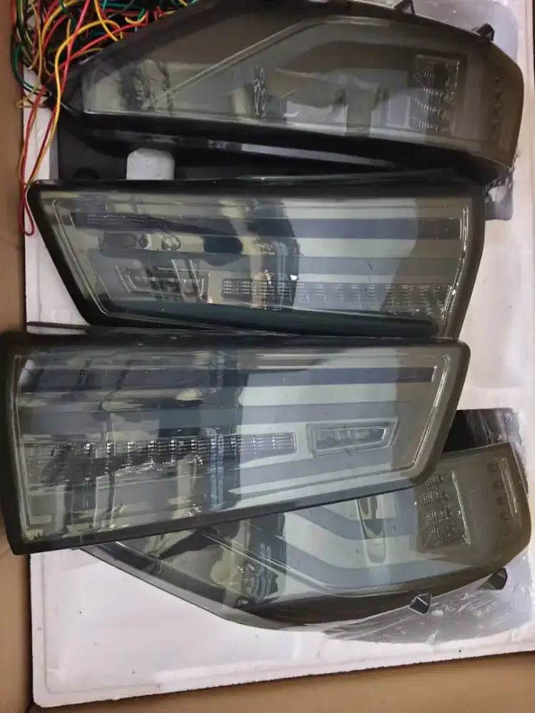 Dijual Lampu Stop 4pc + gril belakang Innova reborn th.24