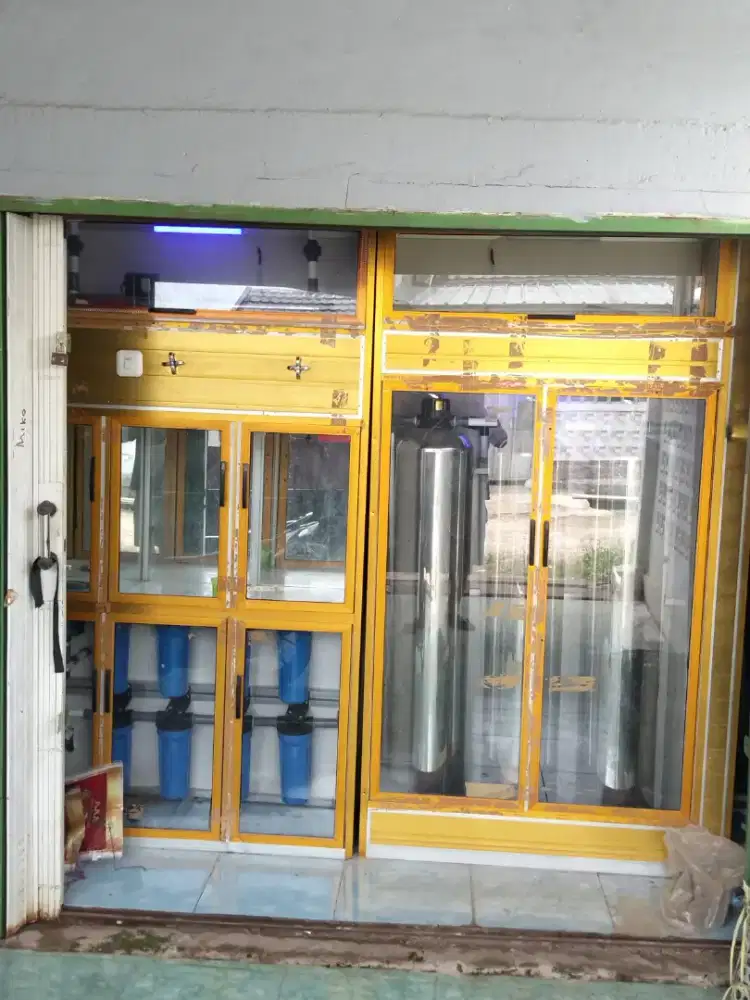 Depot air minum isi ulang