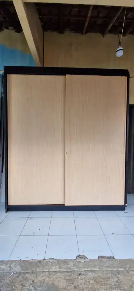 Lemari Sleding Custom Serba Guna Besar Berat