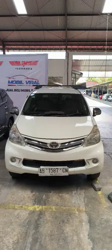 Avanza manual bensin putih