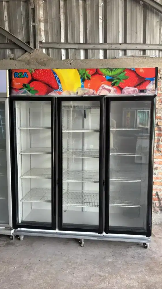 Showcase 3 pintu RSA