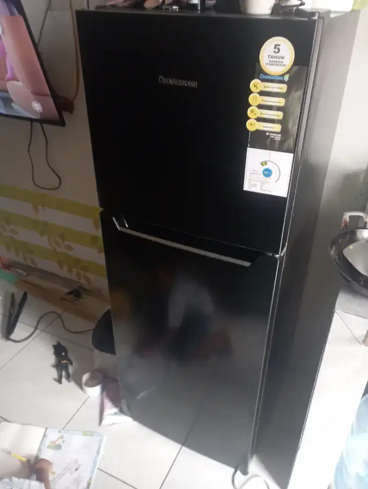 Kulkas 2 pintu baru sekitar 4 bulanan