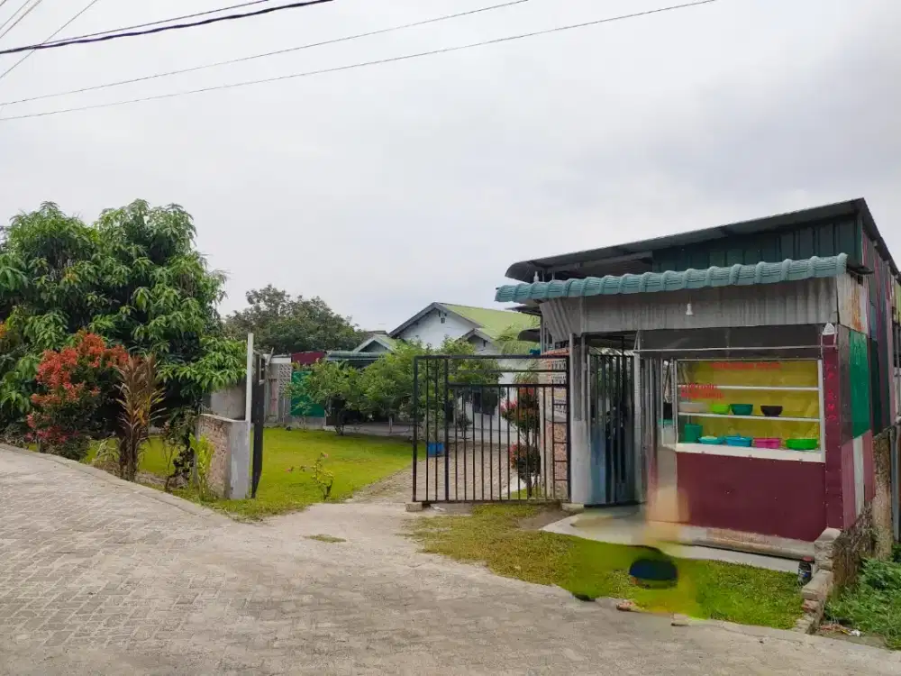 Menjual rumah beserta tanah