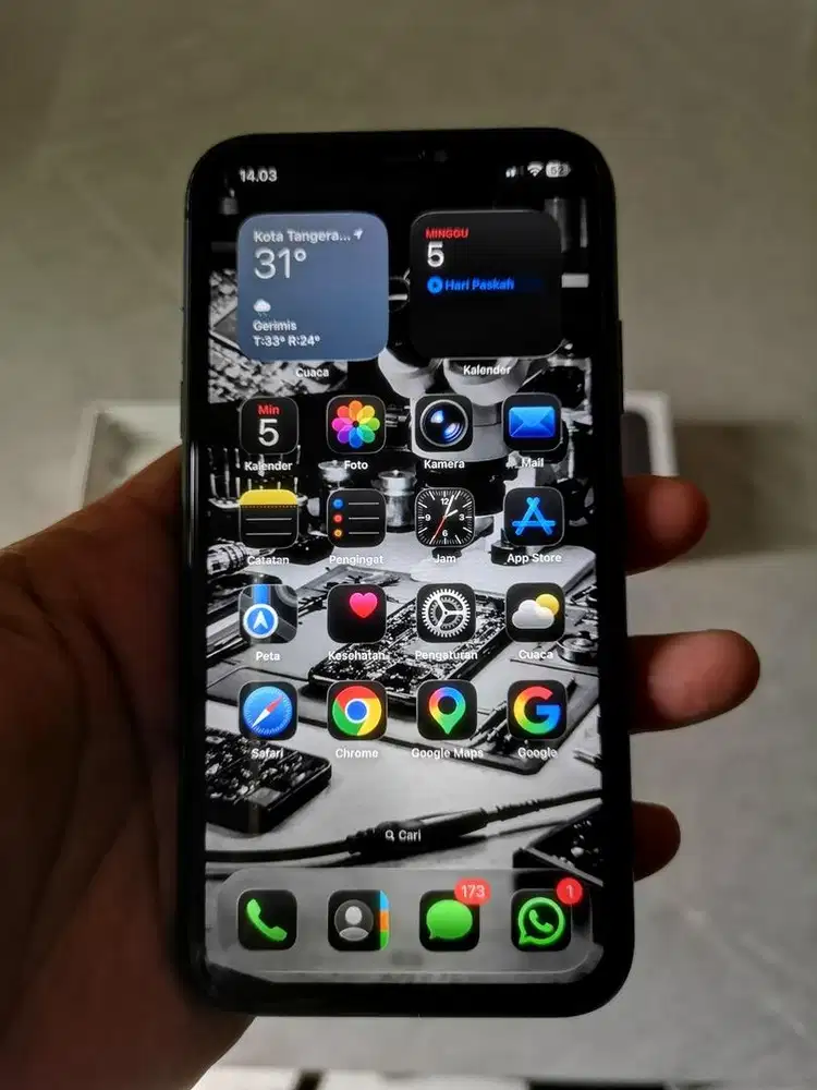 Iphone 11 hitam all operator 128GB