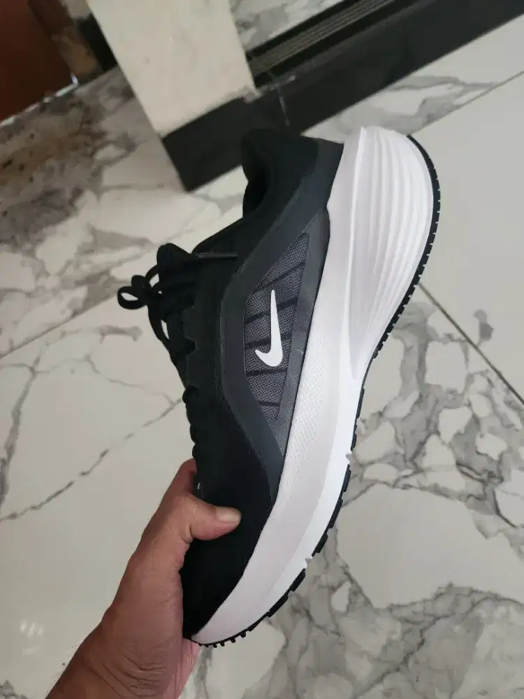 Sepatu Nike Downshifter 14