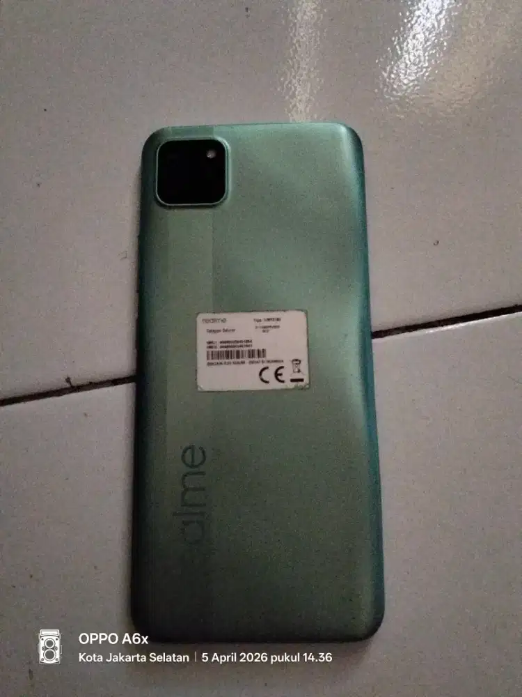 Di jual hp realme masih bagus minus ga ada kerdus nya