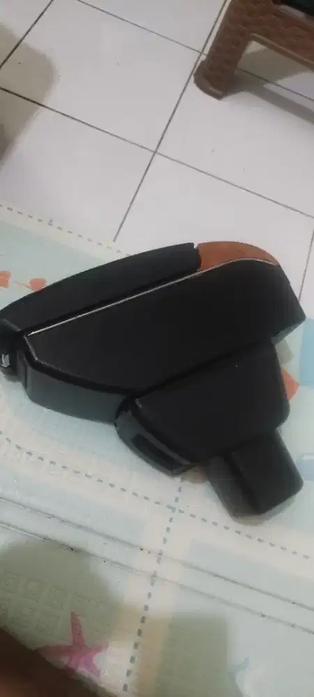 armrest console box