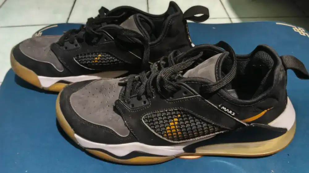 Nike air Jordan mars 270 size 41