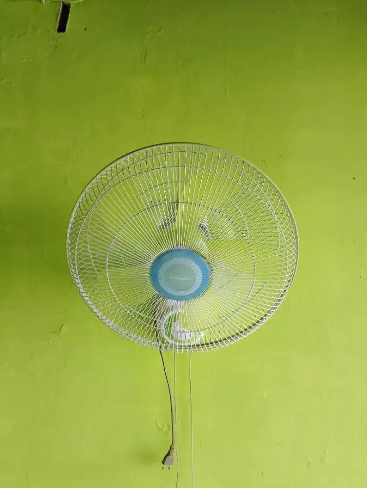 Kipas angin dinding 16 inc merk Miyako