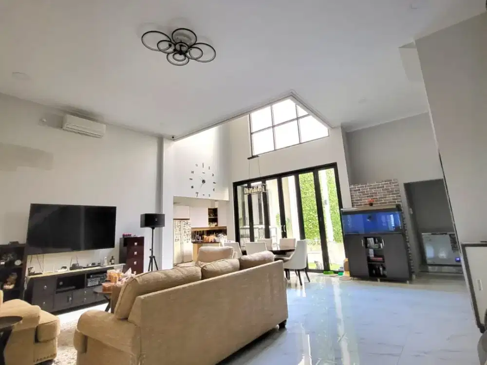 Mewah dan Nyaman! Rumah 3 Lantai Bintaro Sektor 7 Tangerang Selatan – 4+1 KT, 3+1 KM (Im)