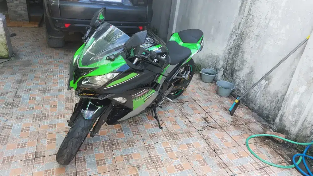 Kawasaki Ninja 250fi SE 2016. Low km plat cantik