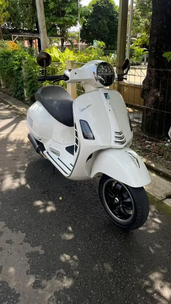 Vespa Gts Abs Iget Facelift Mulus Bonus Aksesoris Rawatan Pribadi