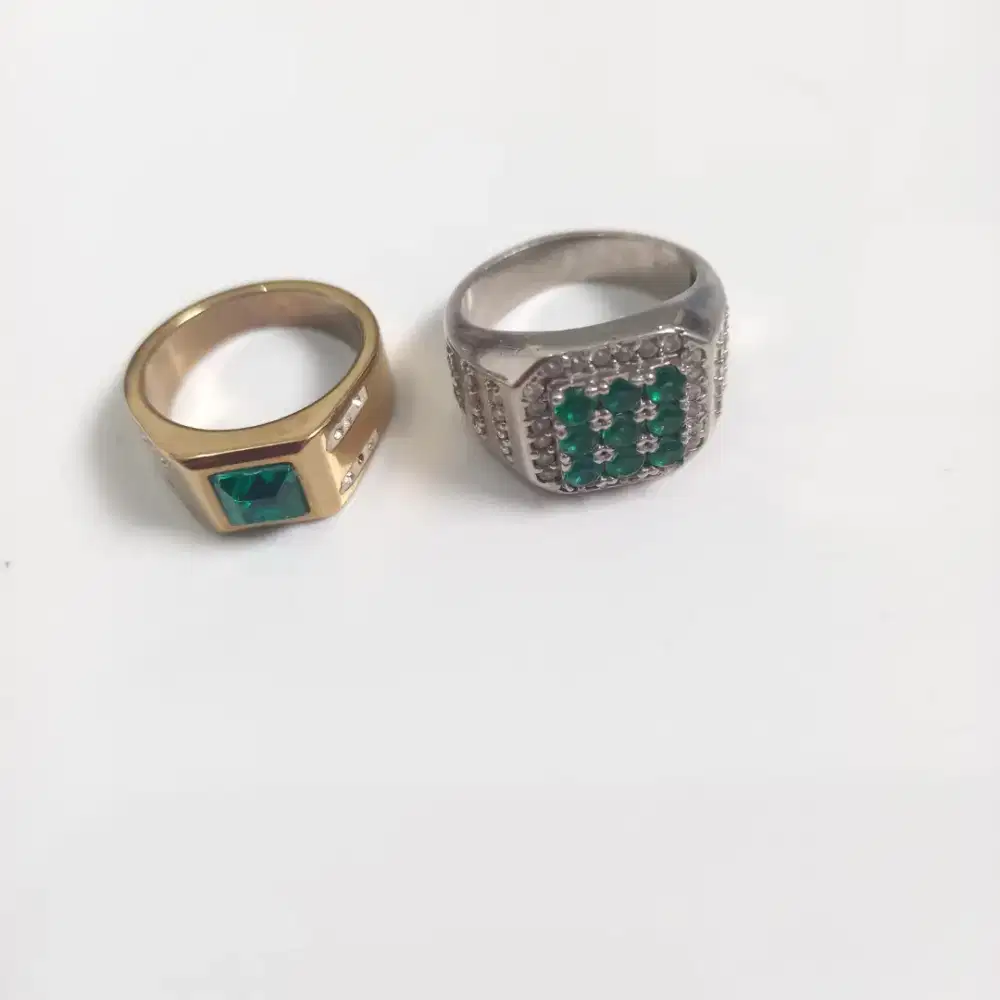 Cincin 9 permata green