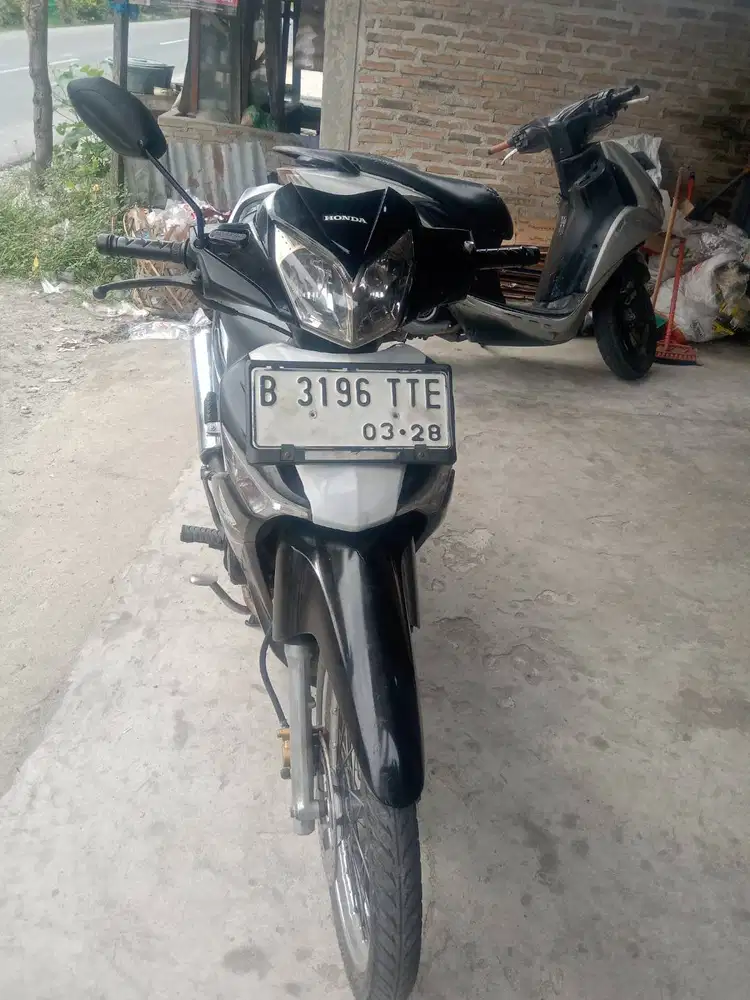 Dijual Honda Supra 125 karbu tahun 2013 mesin sehat tinggal pakai