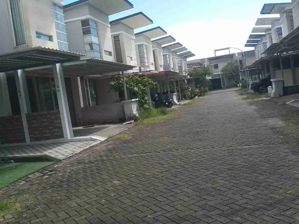 The Royal Park Residence Semi Furnished dkt MERR dan Tol Juanda