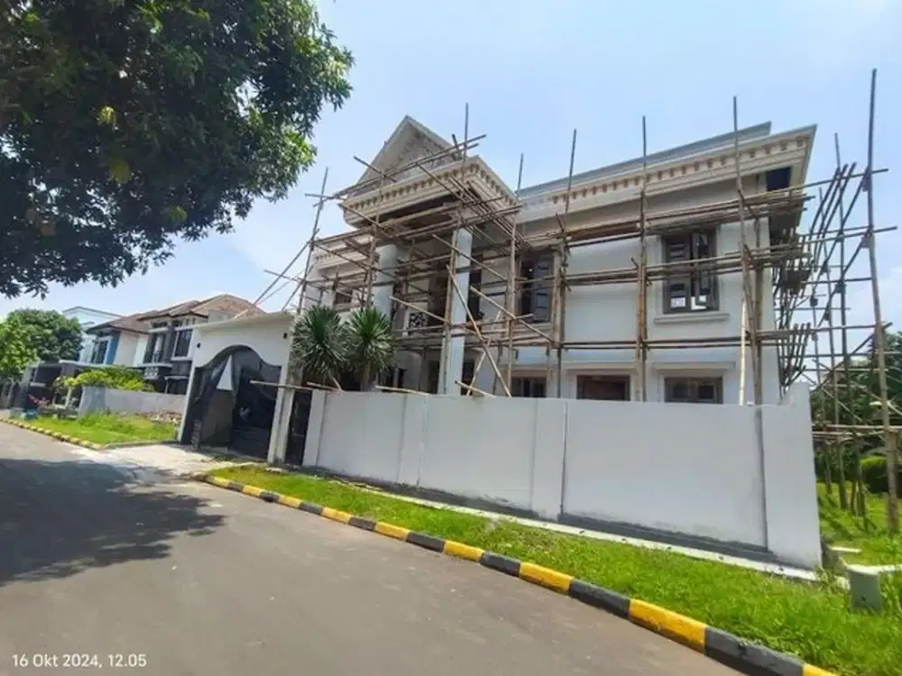 Rumah Besar Mewah Puspita loka Hadap Utara