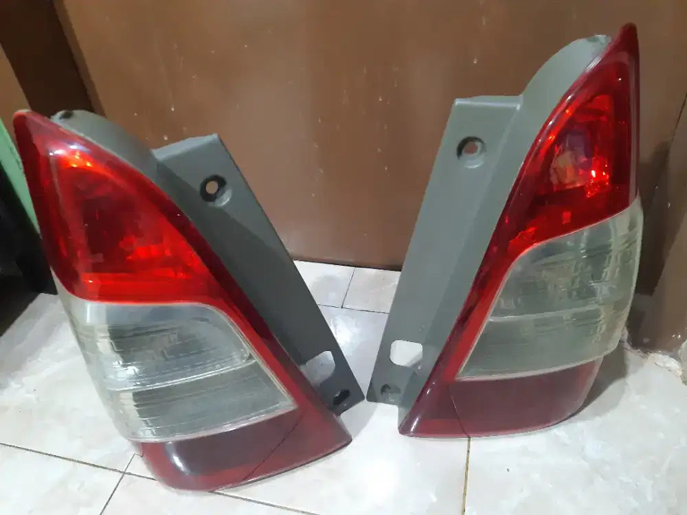 STOP LAMP INNOVA 2013 / 2015