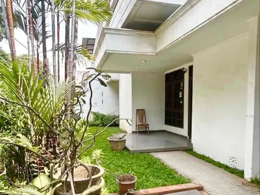 DIJUAL RUMAH MEWAH MURAH BANGET DEPAN TAMAN — CENGKARENG