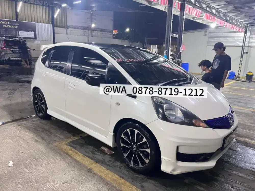 Honda jazz ge8 gen 2 matic putih 2010 AT white