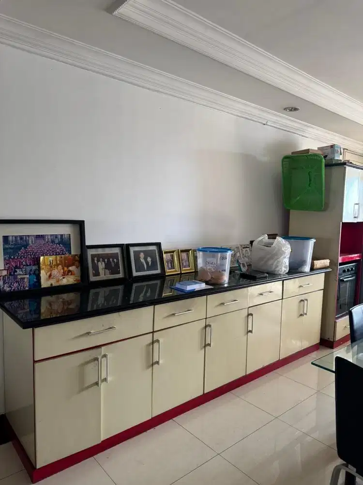 Dijual cepat lemari buffet