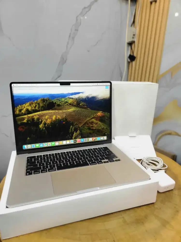 MACBOOK AIR M2 2023 15 INCH 256gb IBOX RESMI