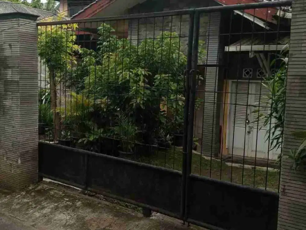 Rumah asri lokasi strategis akses pintu tol sawangan