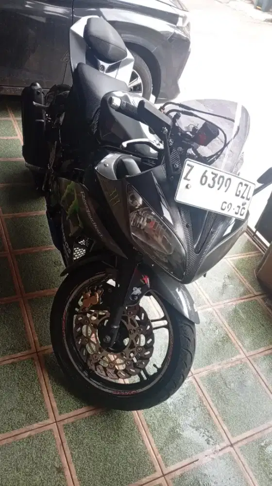 Yamaha R15 V2 Thn 2014 atas nama sendiri