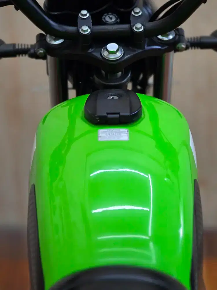 KAWASAKI W175 TR 2023