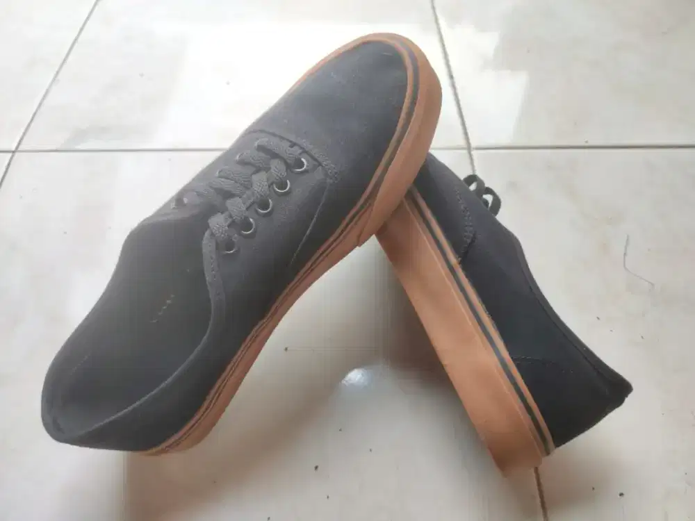 Sepatu Polos!!!