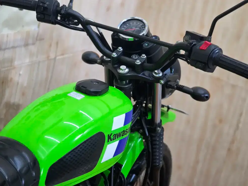 KAWASAKI W175 TR 2023