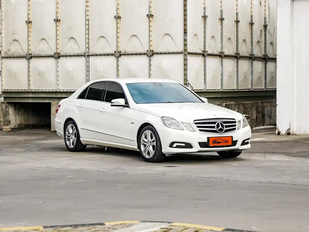 Mercedez Benz E250 AVG AT Thn 2010