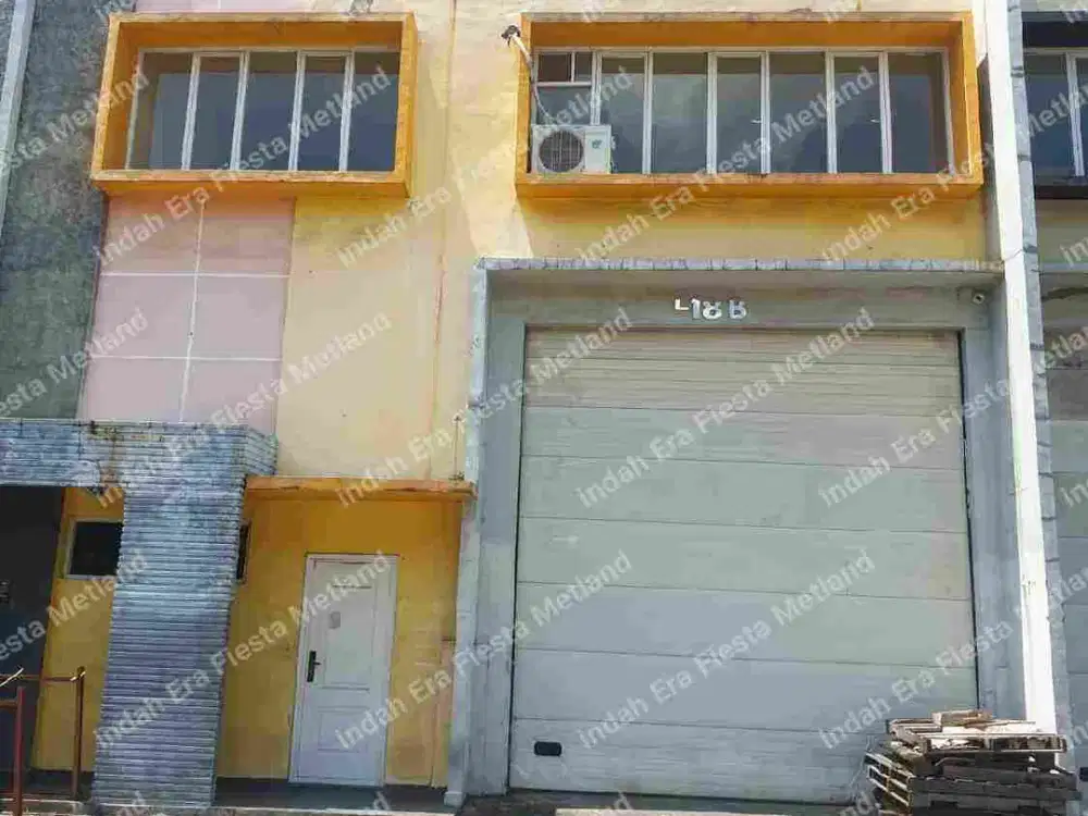 Gudang strategis bagus di sewa era prima daaa. Mogot km21