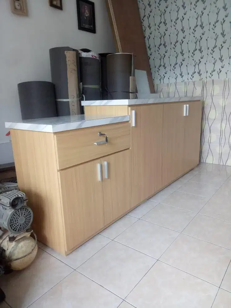 Meja kasir/ table island