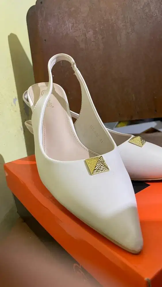 Preloved HEELS CANTIK