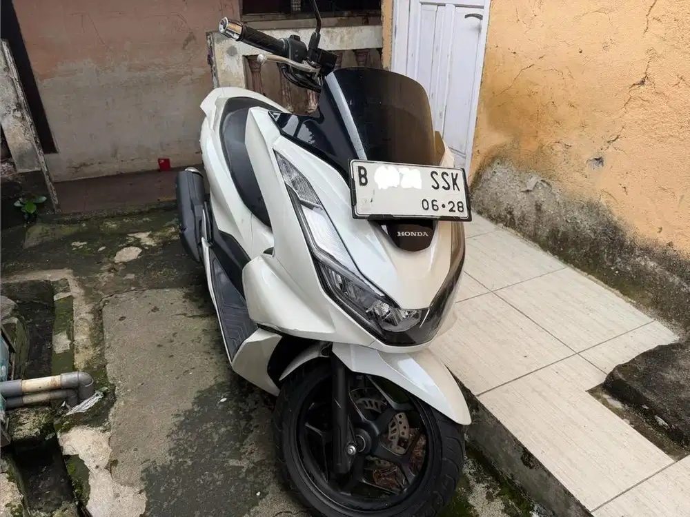 Honda PCX 160 CBS 2023 Putih Mutiara