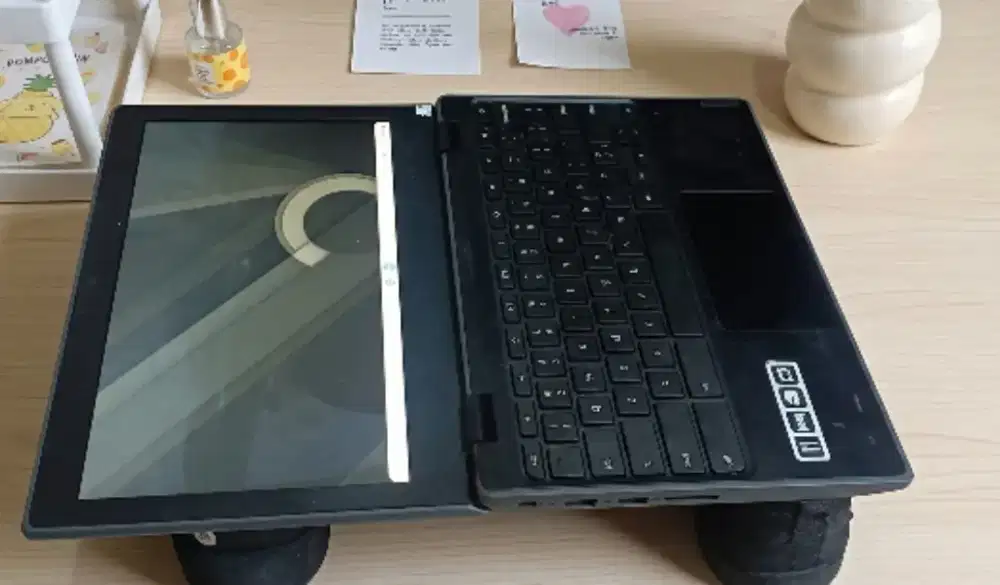 LENOVO E11 CHROMEBOOK LIKE NEW