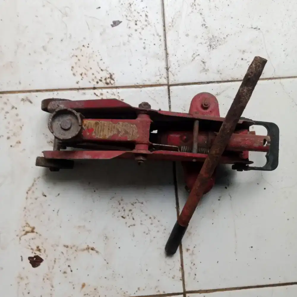 Dongkrak buaya mobil second