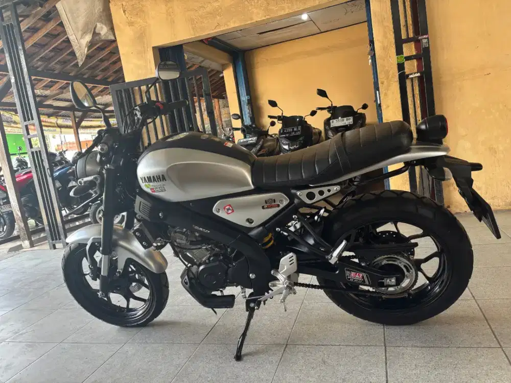 YAMAHA XSR 2024 KM 6 RB KONDISI BAGUS