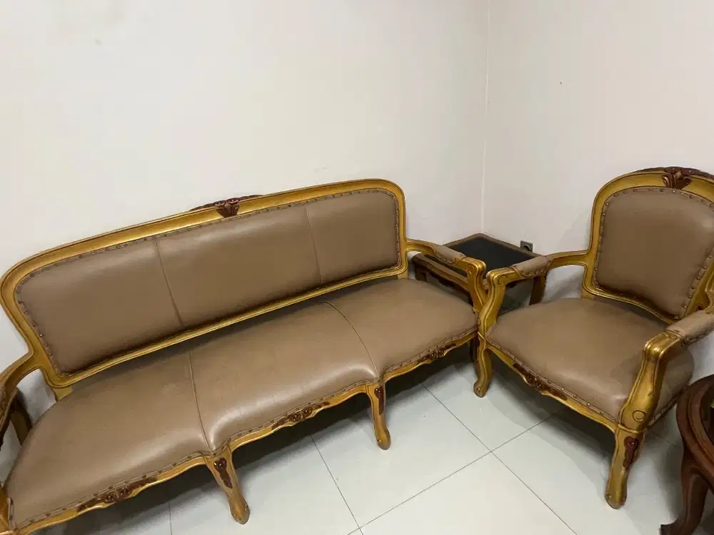 1 set Kursi Tamu Ukiran Kayu