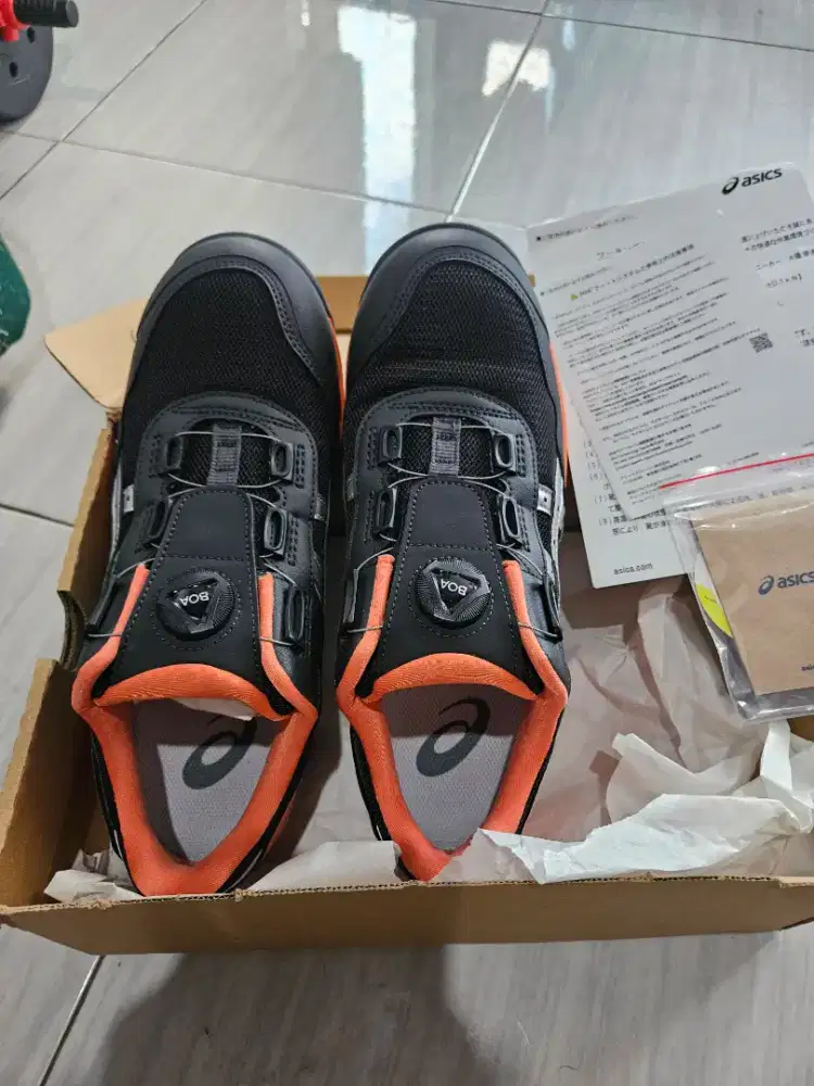 Sepatu safety asics CP 209 BOA
