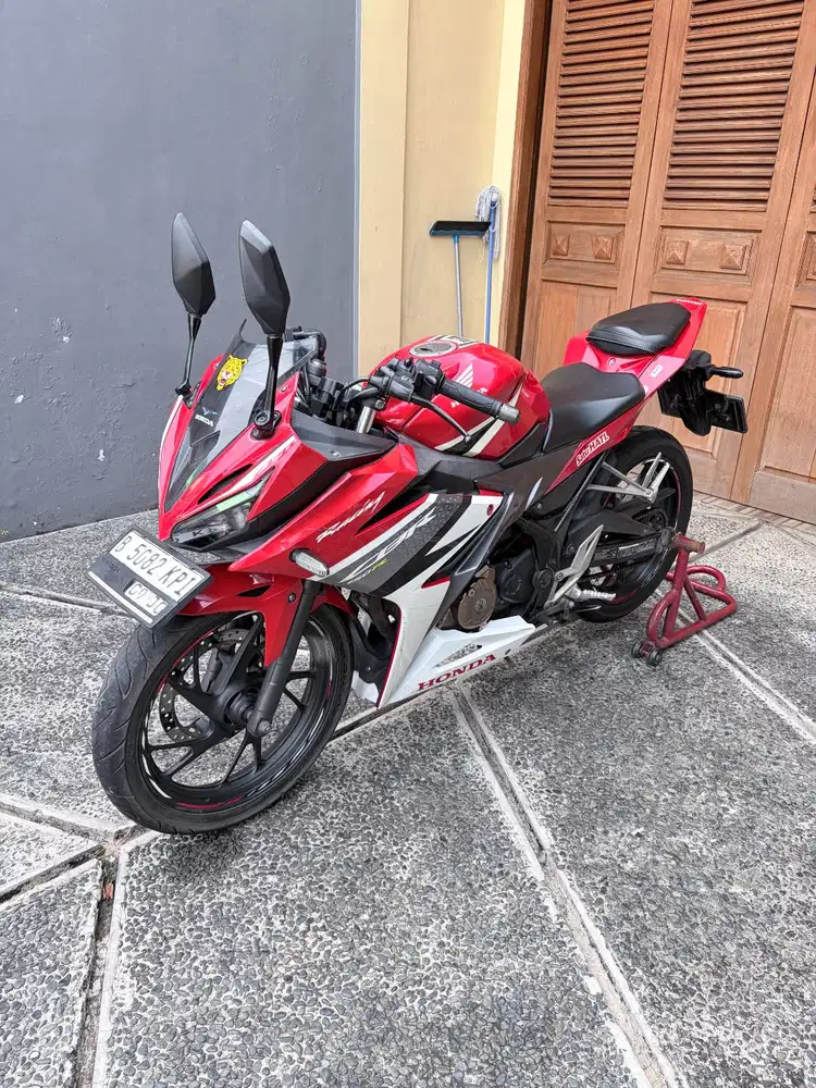 [WTS] Honda CBR 150R 2017 - Unit Rawatan, Pajak Super Panjang (2030!)