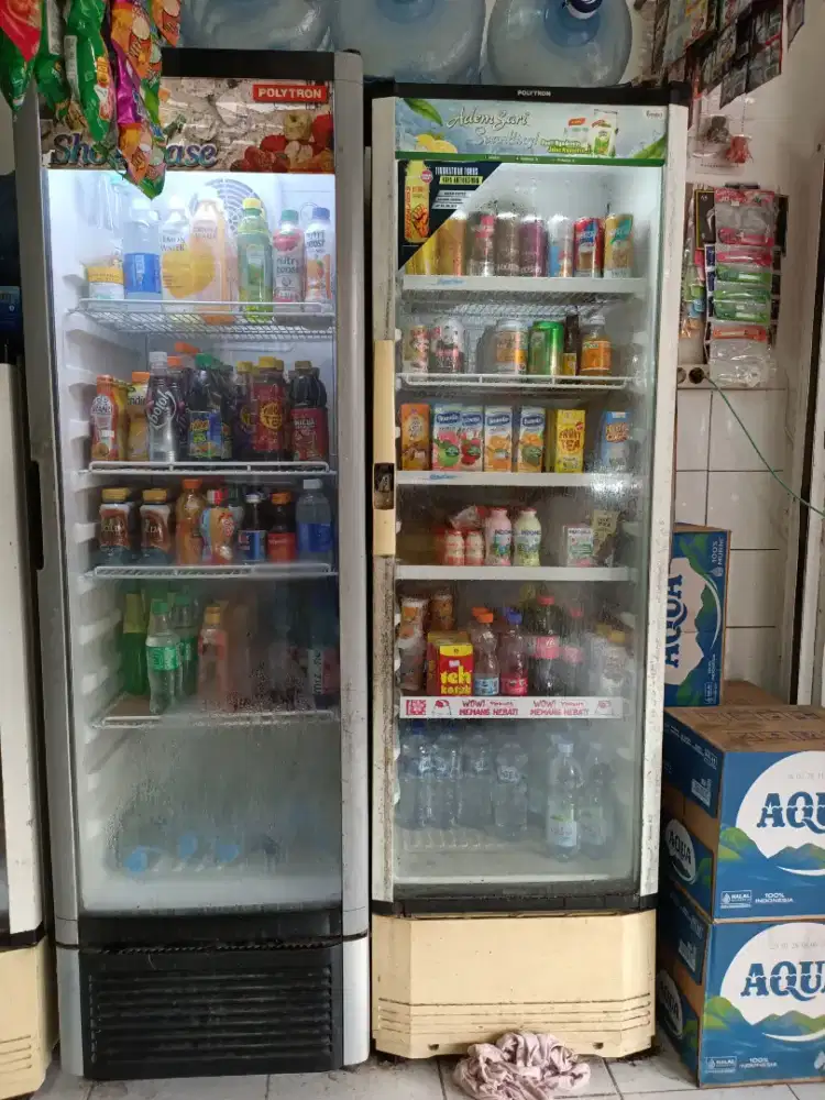 Show case (lemari minuman dingin )