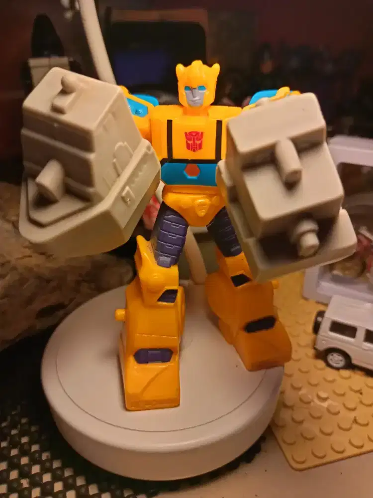 Robot autobot transformer