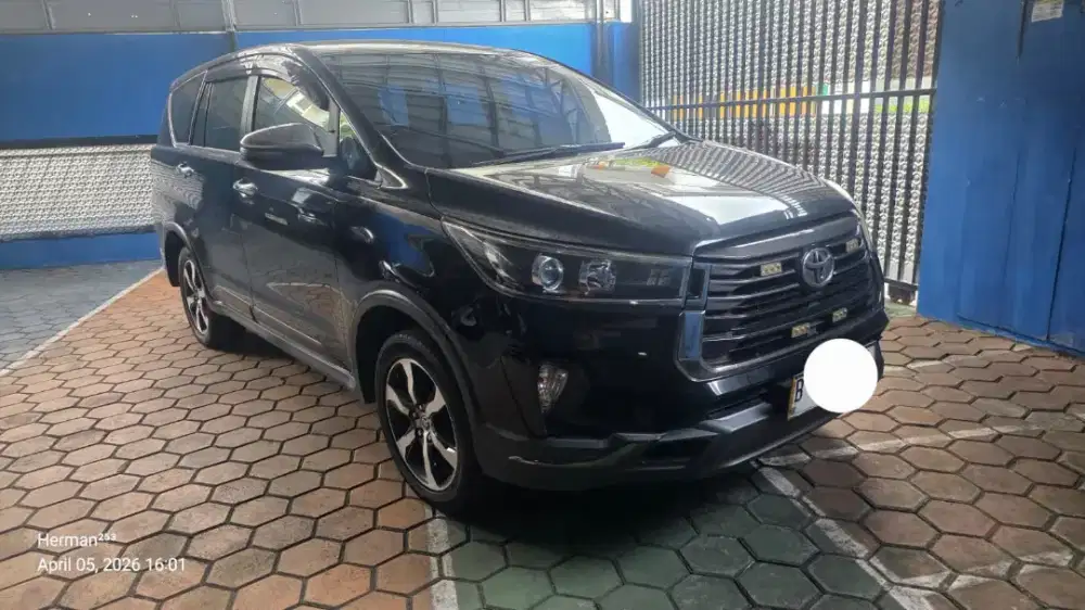 INNOVA VENTURER Diesel AT Last Edition (Cash Only)