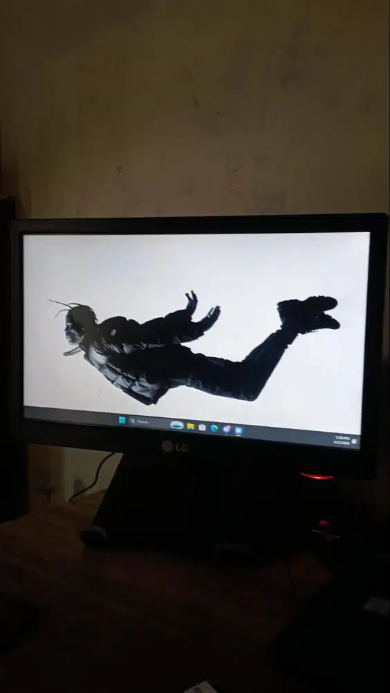 monitor second merk LG 16 inch